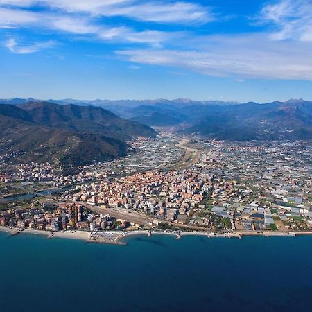 Ferienwohnung Delizioso Trilocale A Due Passi Dal Mare Di Albenga Exterior foto