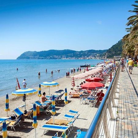 Ferienwohnung Delizioso Trilocale A Due Passi Dal Mare Di Albenga Exterior foto